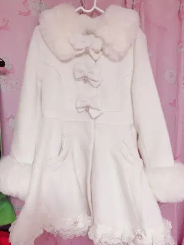 LIZLISA 백 티어드 리본 코트 화이트