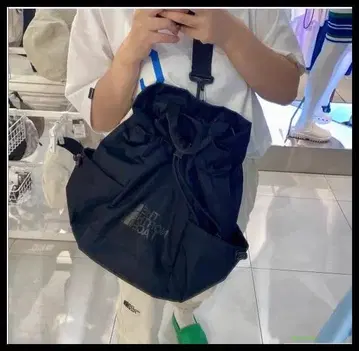THE NORTH FACE 블랙 숄더백