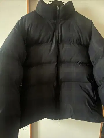 체크 무늬 다운 자켓