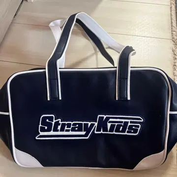Stray Kids 로고 자수 토트백 네이비