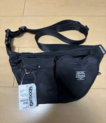 BASICKS x OUTDOOR PRODUCTS 하트 힙색 혼다 츠바사
