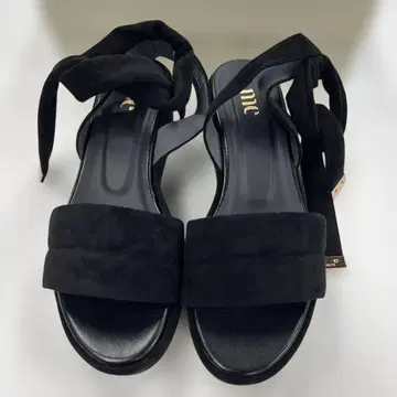 HILLS AVENUE 샌들 미사용