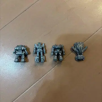 로봇 피규어 4체 세트