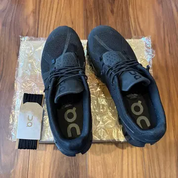 On Cloud 온 클라우드 24 시착만 거의 미사용