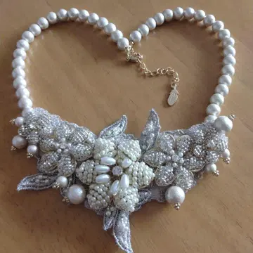 엘레강트 플라워 모티브 목걸이