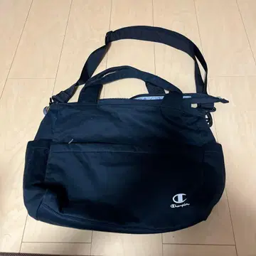 Champion 숄더백 블랙