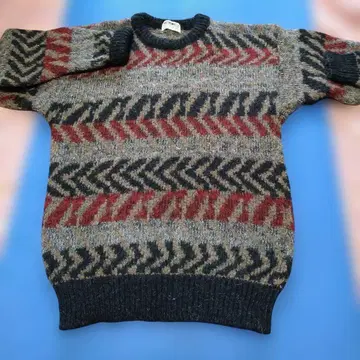 기하학 패턴 울 혼방 스웨터