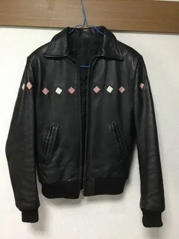 레미니센스 reminisce 가죽 아가일