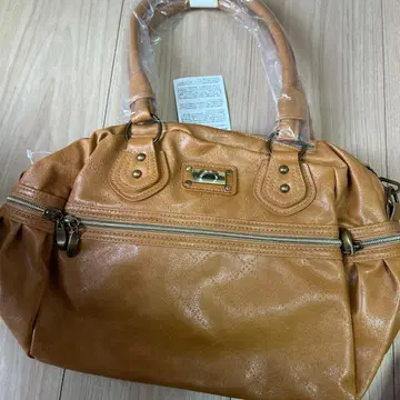 카멜색 핸드백 합성 피혁