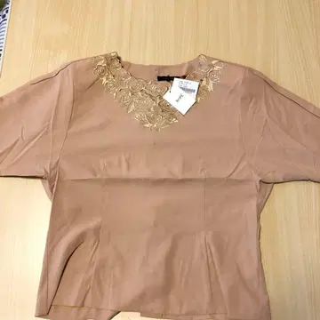 쇼와 레트로 어깨 패드 블라우스