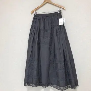 TSUHARU 택 포함 리버 레이스 절개 개더 스커트