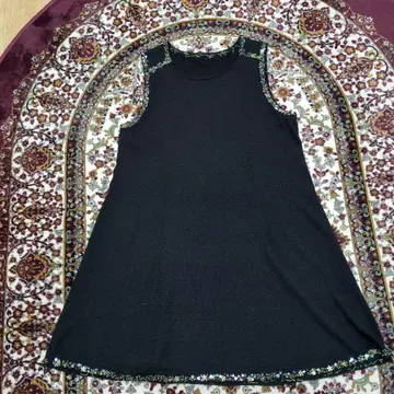 토쿠코 블랙 슬리브리스 튜닉 A라인