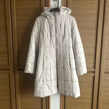 시빌라 후드 부착 충전솜 코트