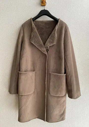 정가 15400엔 르쿠르블랑 페이크 무스탕 노카라 코트