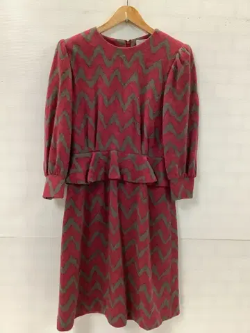 12.24 A483P 빈티지 원피스 기타 지그재그 무늬 수트풍