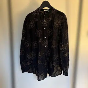 [ 25AW ] 이번 시즌 미사용 Tomorrowland 블라우스 상의