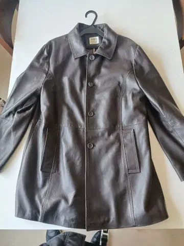 EMMETI 다크 브라운 가죽 코트