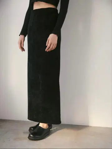 aere 블랙 벨로아 롱 스커트