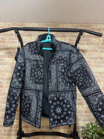 페이즐리 무늬 다운 자켓