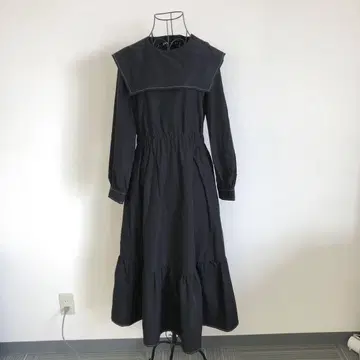 자라 프릴 장식 블랙 롱 원피스