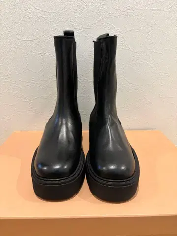 새상품 CORSOROMA,9 통굽 블랙 사이드 고어 부츠 23.0cm