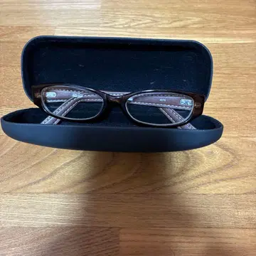 glamb 브라운 오벌 안경