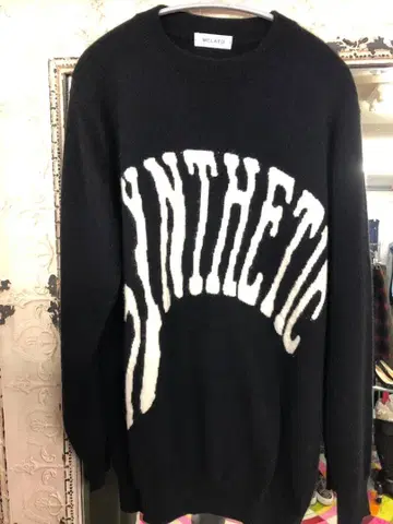 새상품급 MELATO 블랙 SYNTHETIC 로고 긴팔 니트