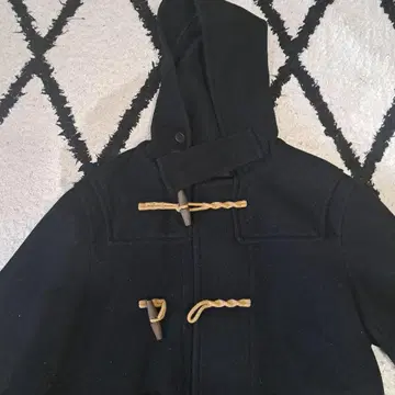 가격 인하 중 UNIQLO 블랙 후드 부착 더플 코트