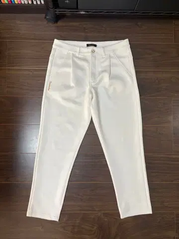레저렉션 팬츠 화이트 M 사이즈