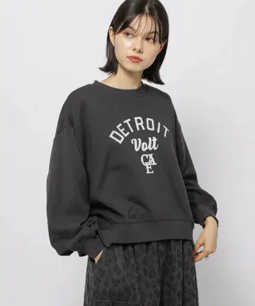 니코앤드 niko and 샌드블라스트풍 리메이크 풀오버 차콜 L 새상품