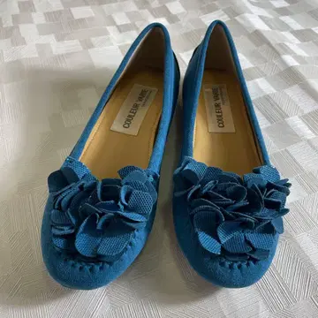 COULEUR VARIE 플라워 모티브 플랫슈즈 블루색
