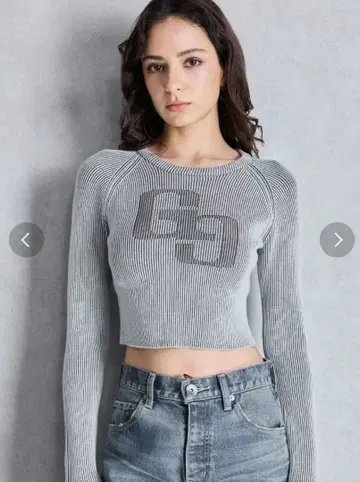 가격 인하 GYDA 투 컬러 스킴 니트탑