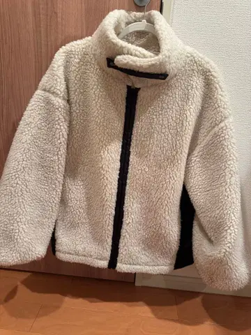 DRESSLAVE 플리스 자켓 화이트 블랙