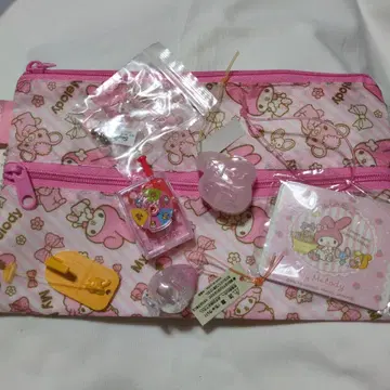 My Melody 파우치와 잡화 세트