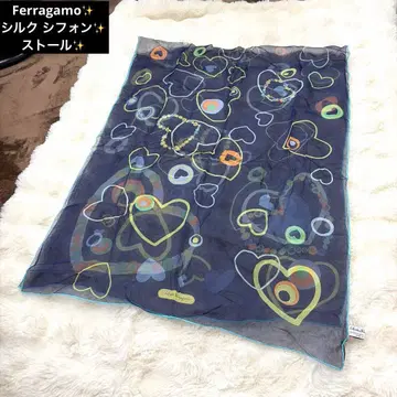 새상품급 Feraggamo 실크 쉬폰 실크 100% 하트 무늬 스톨