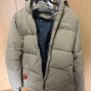RVCA 베이지 다운 자켓 후드 부착
