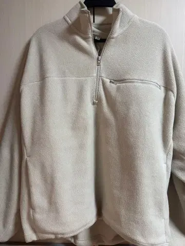 유니클로 오버사이즈 하프 지퍼 풀오버