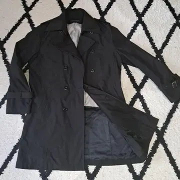 MAJ 블랙 트렌치코트