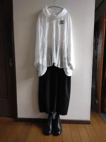 센소유니코 지우 블라우스