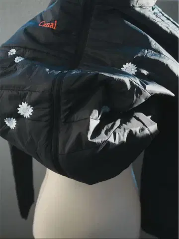 츠쿠오 님 꽃 자수 패딩 자켓