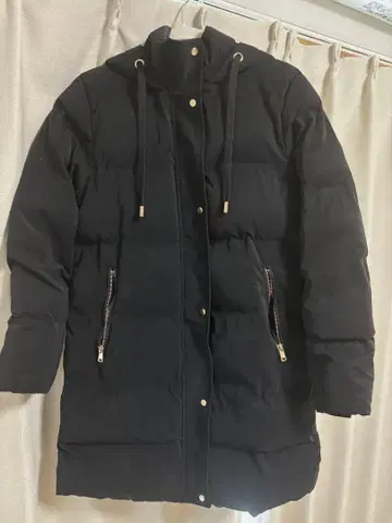 ZARA 후드 부착 블랙 다운 자켓