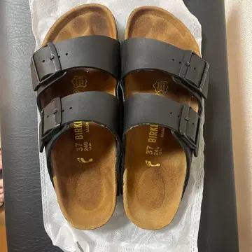Birkenstock 블랙 샌들 37