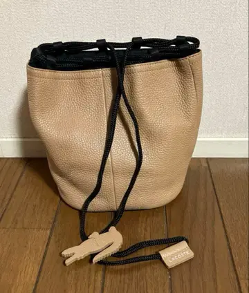 LACOSTE 베이지 버킷백