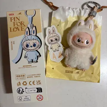 THE MONSTERS PIN FOR LOVE 봉제 인형 펜던트 A