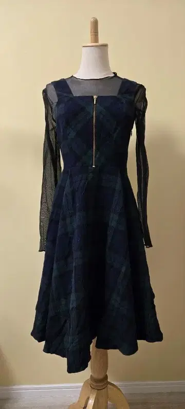 로이스크레용 체크 원피스