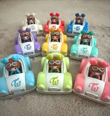 TWICE LOVELYS 풀백카 컴플리트