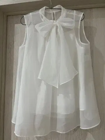 아나이 소프트 오간자 리본 보타이 블라우스