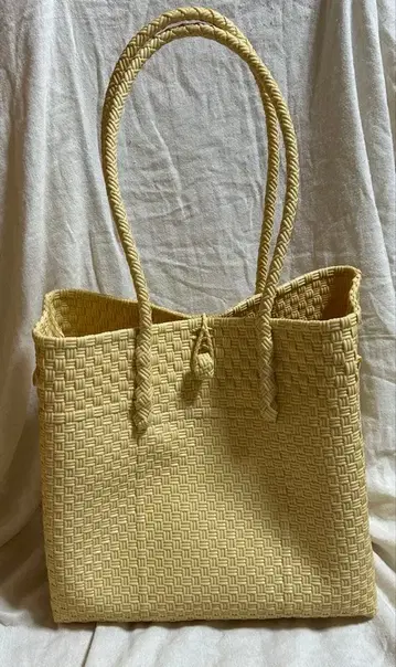 메케아리사 Gummy Bag L 커스터드