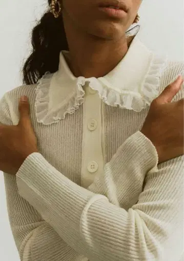 MACHATT 프릴 칼라 리브 니트