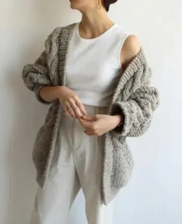 새상품급 투데이풀 케이블 핸드 니트 가디건 베이지 36